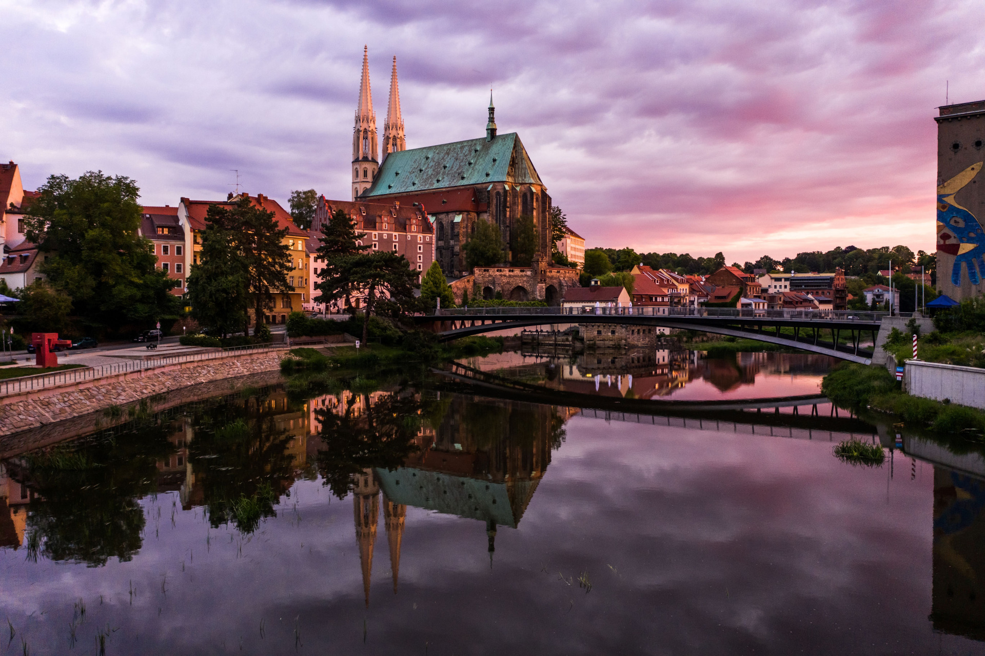 400 Jahre Jacob Böhme - eine Spurensuche in Görlitz Görlitz_Peterskirche_Neiße_Altstadtbrücke_Sonnenuntergang © Philipp Herfort_CC0