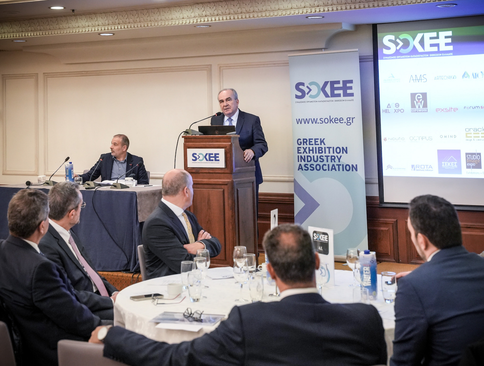 Über 1 Milliarde Euro € und 8.400 Arbeitsplätze: Griechenland ist der zweitschnellste wachsende Messemarkt der Welt YSM01163