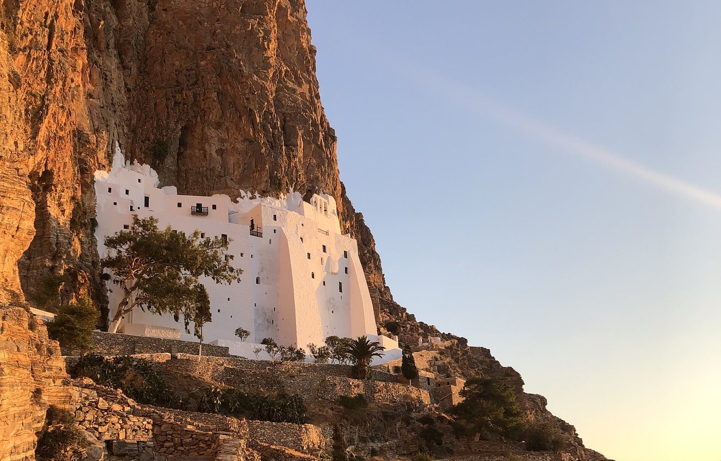 monastery-6942469_1920