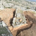 Restaurierungs- und Verschönerungsarbeiten an der Akropolis des antiken Pelinna 686507535_1389777559862174_1022727264504161987_n